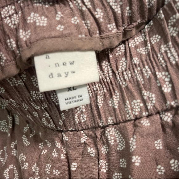 Brown soft shorts - Picture 2 of 2